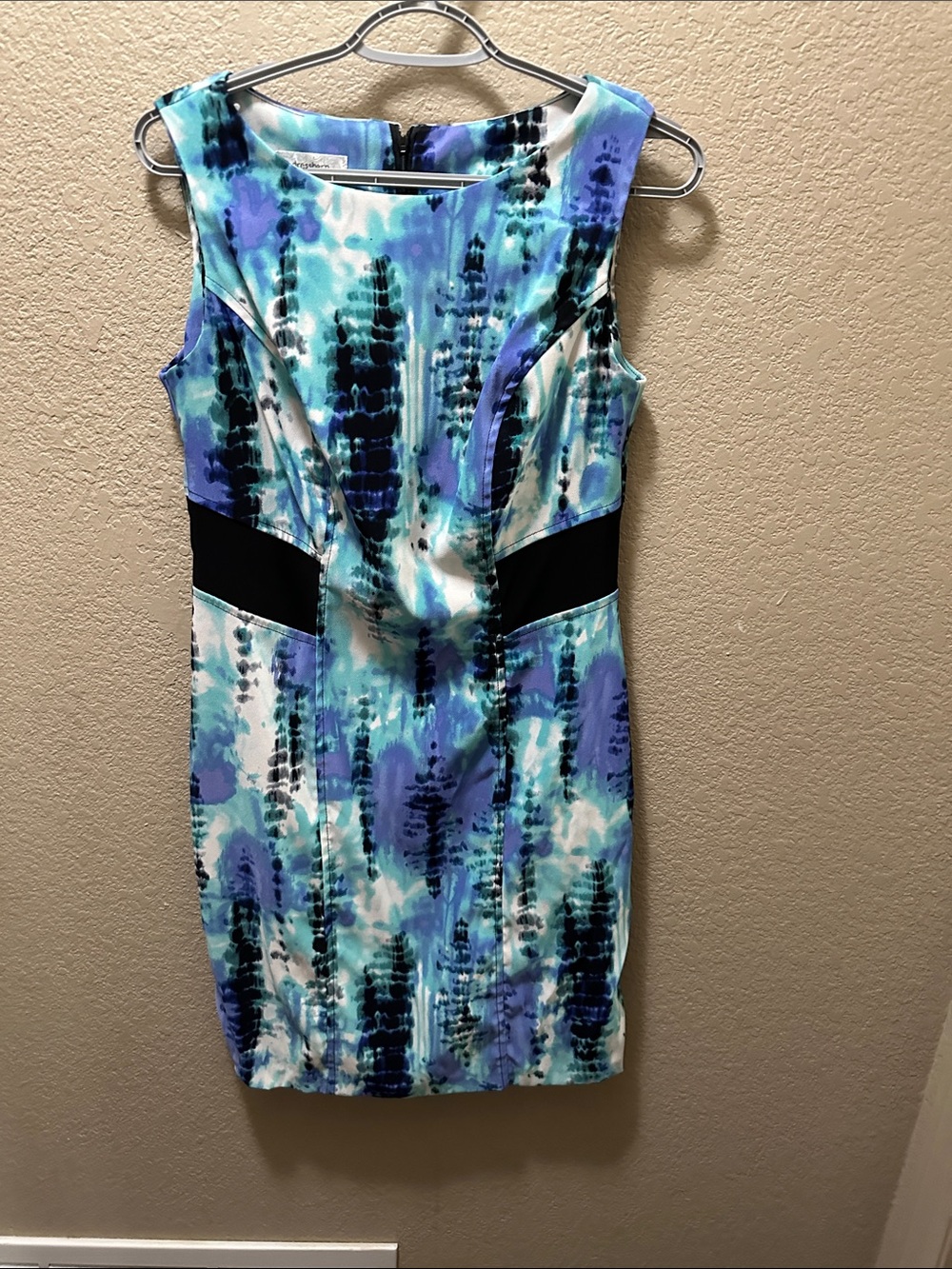 Dress Barn Sleeveless Aqua, Blue & White Print Sheath Dress with Black Panels